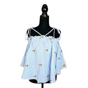 New Romeo & Juliet Couture Summer Gingham Plaid Embroidered Floral Top Medium